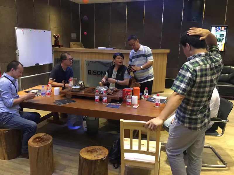  行業(yè)大咖齊聚一禾科技，體驗英嘉尼智能影音系統(tǒng) 　